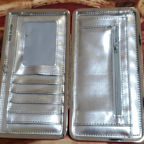 Red Wallet - Picture 2 of 4